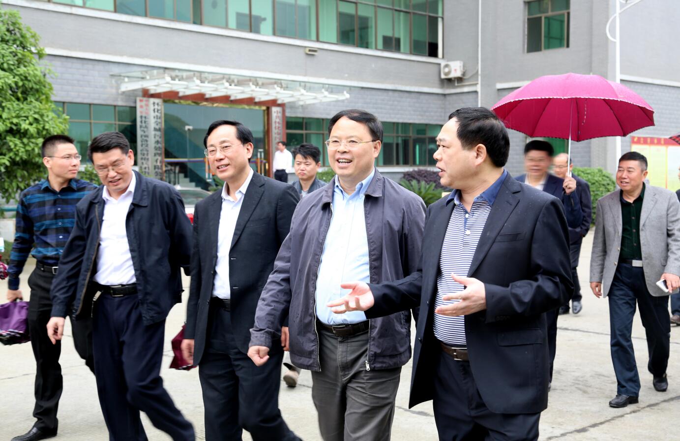 2015年4月，省委常委副省長張劍飛蒞臨公司視察.JPG